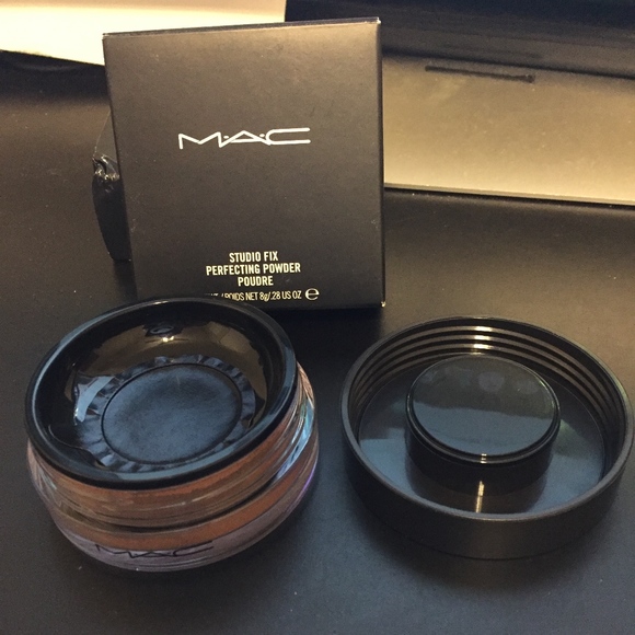 MAC STUDIO FIX PERFECTING POWDER .28OZ - Picture 2 of 3